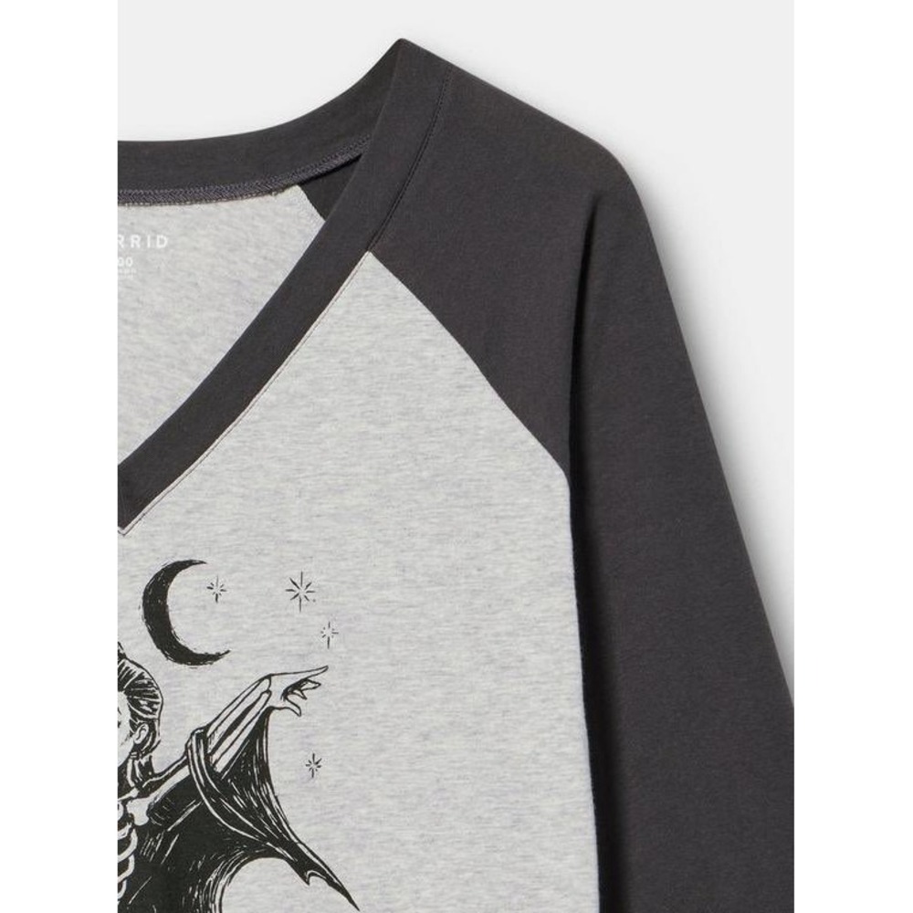 NWT Torrid Sketch Witch Skeleton Raglan Tee Grey Black 3/4 Sleeve V-Neck 1X - Picture 10 of 11